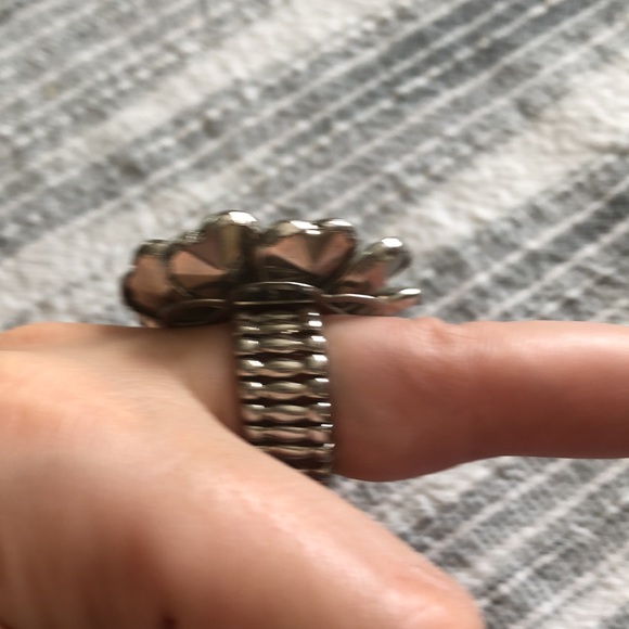 Flower ring - Picture 6 of 6